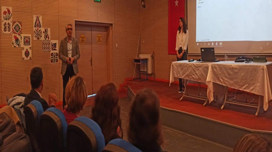 Hacettepe Üniversitesi KBB Öğretim Üyesi Prof. Dr. Taşkın Yücel Okulumuzda Öğretmenlerimizle Buluştu